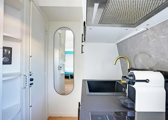 Modern 2p - Strasbourg Saint-denis * Paris