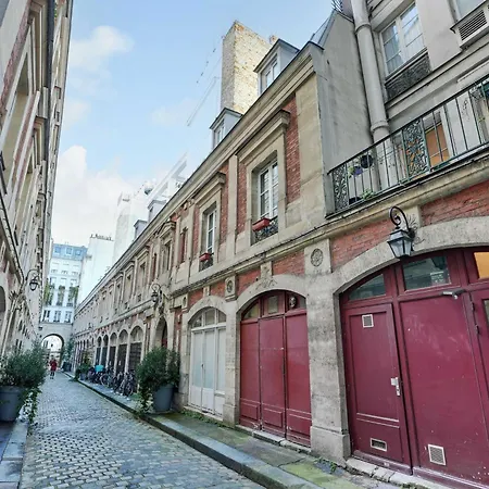 Modern 2p - Strasbourg Saint-denis 파리