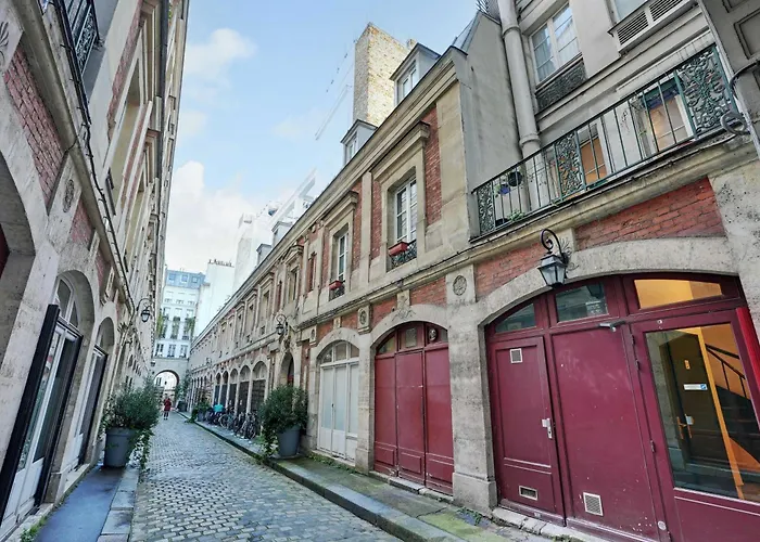 Modern 2p - Strasbourg Saint-denis 파리